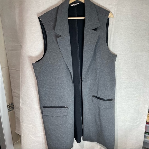 Reitmans Jackets & Blazers - Reitmans Gray Sleeveless Vest